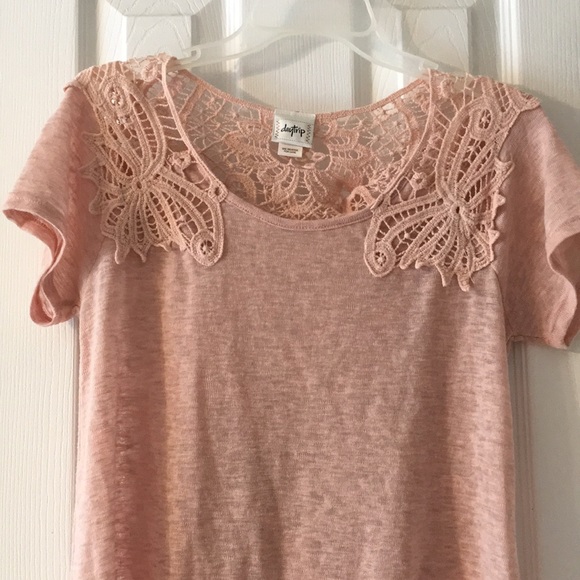 Crochet back T-shirt💋 - Picture 1 of 4